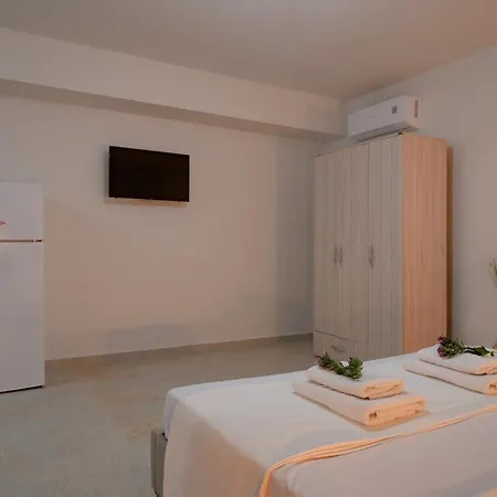 Pour Deux Personnes Apartment Patitiri (Alonnisos)
